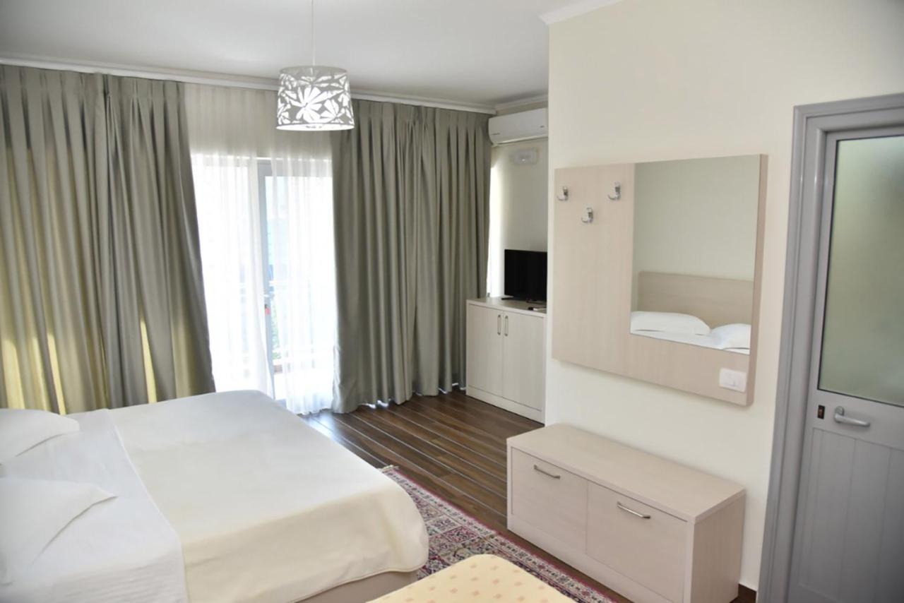 Hotel Imperiale Дуррес Экстерьер фото