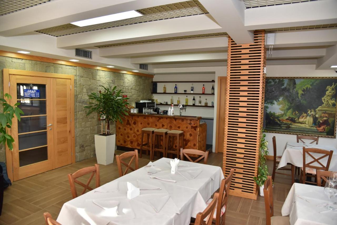 Hotel Imperiale Дуррес Экстерьер фото