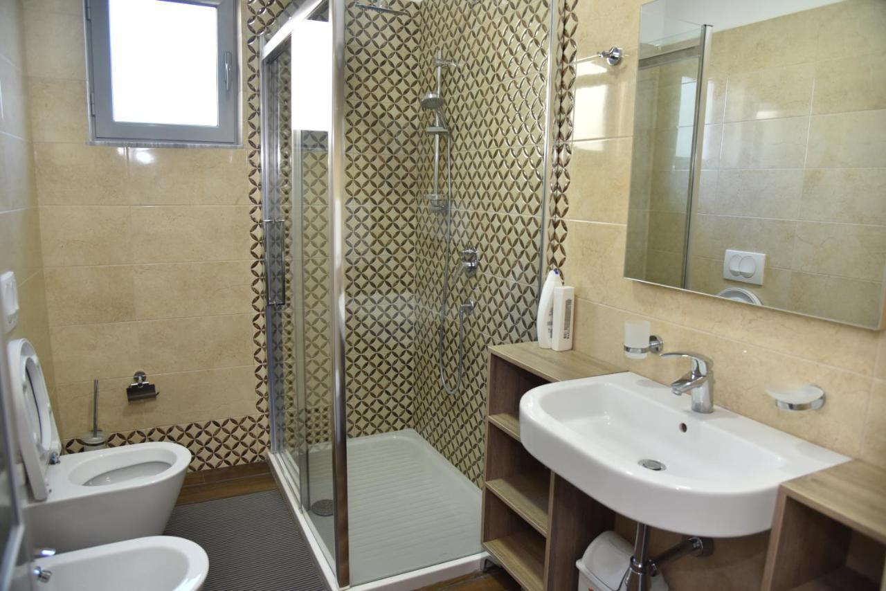 Hotel Imperiale Дуррес Экстерьер фото