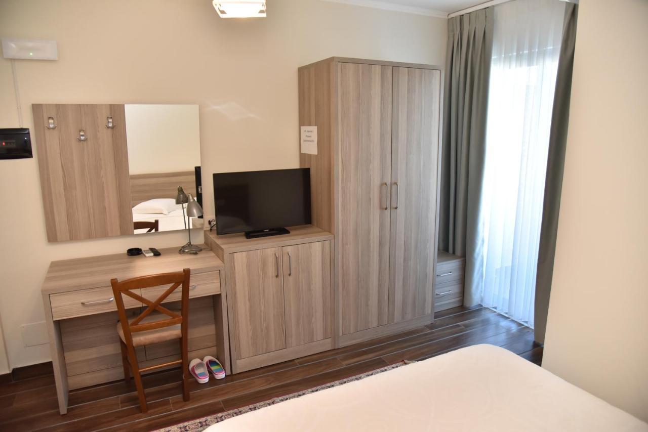 Hotel Imperiale Дуррес Экстерьер фото