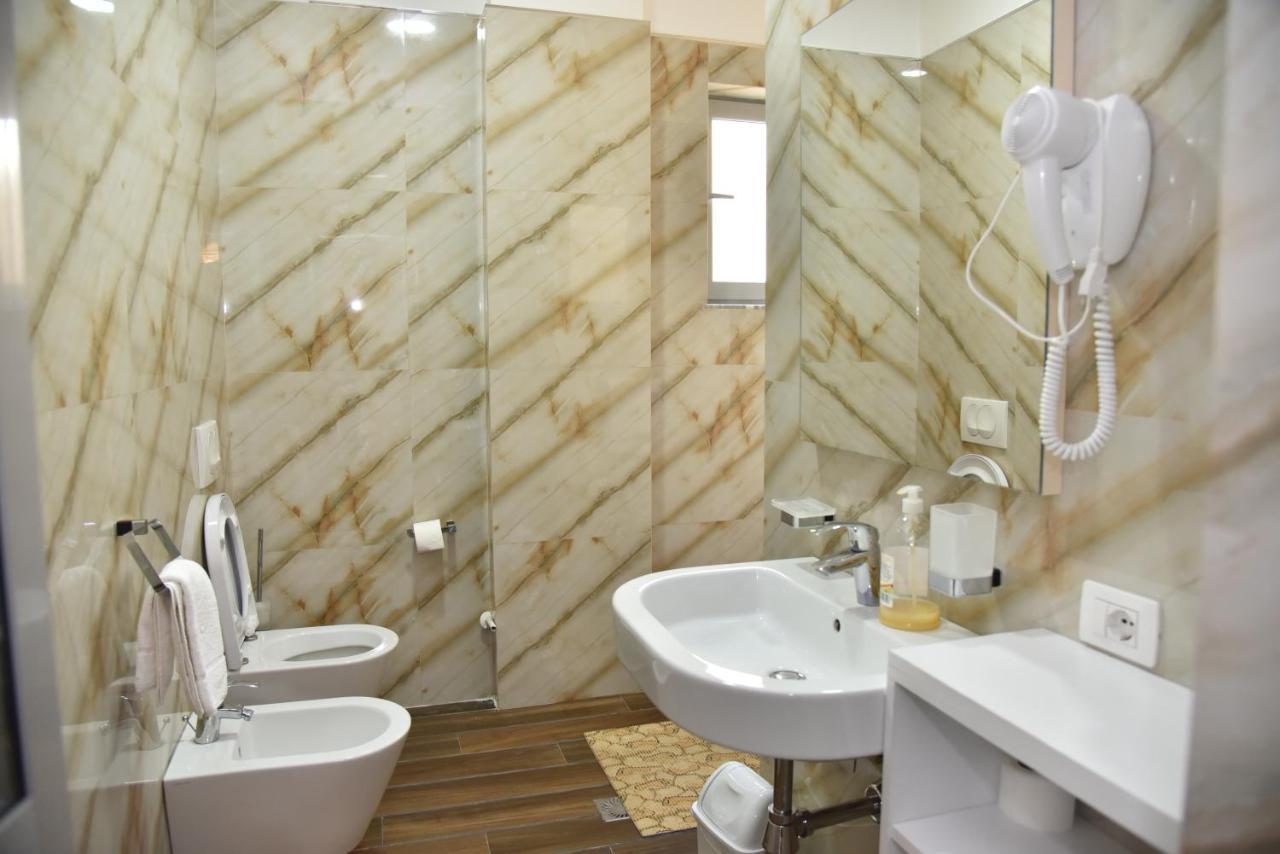 Hotel Imperiale Дуррес Экстерьер фото